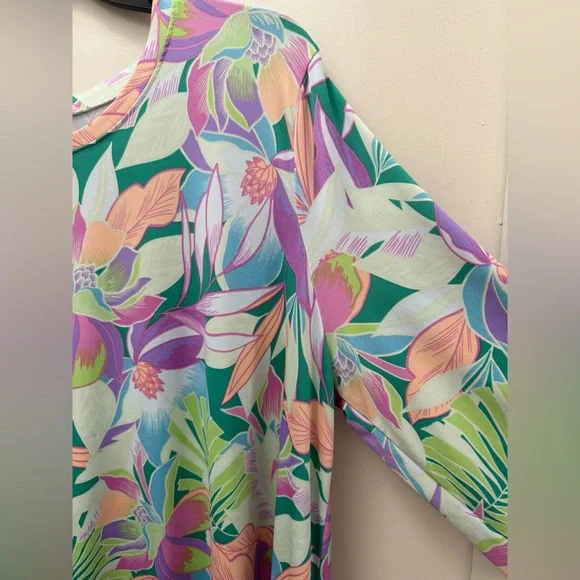 Floral Multicolor Women's Top - Picture 2 of 5